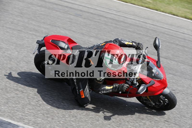 /27 12.06.2025 Ducati Schweiz Trackday Warmup  ADR/gelb-jeaune/ohne